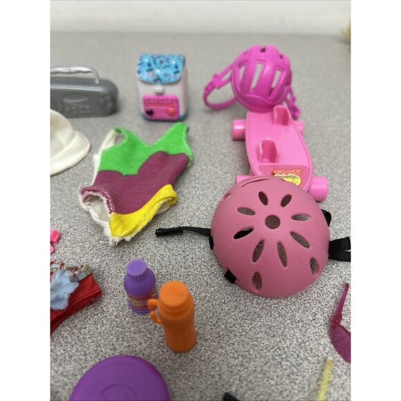 Vintage Barbie Beach Fun Accessories, Towel, Swimsuits, Sunglasses, And More - Picture 11 of 13